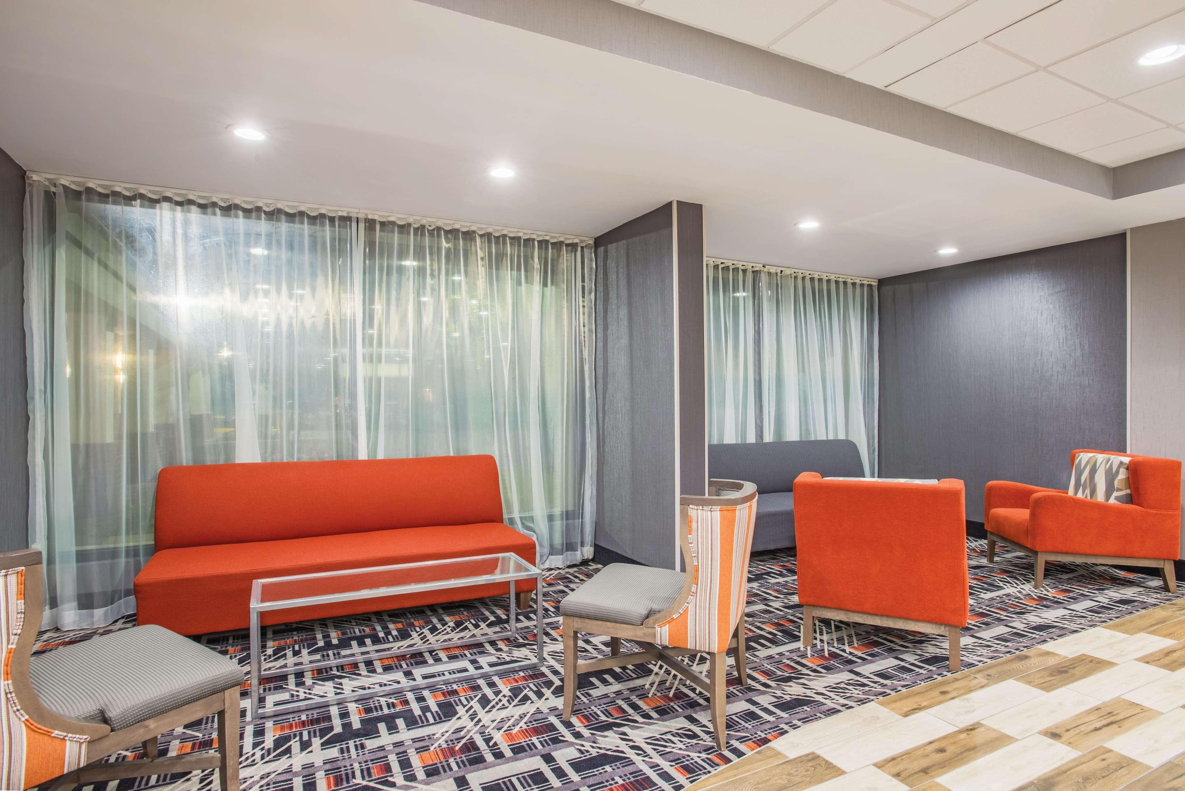 La Quinta Inn & Suites By Wyndham Dc Metro Capital Beltway Capitol Heights Exterior foto